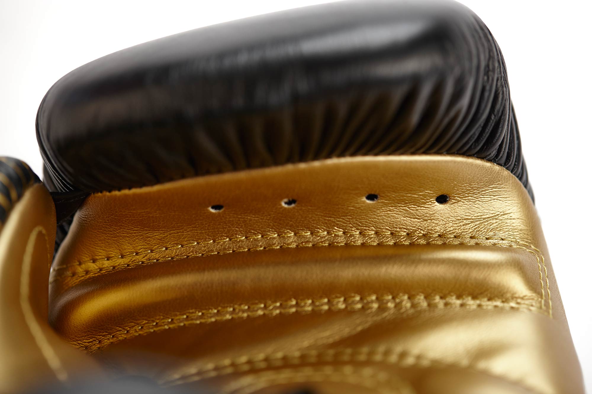 adidas Kickboxing Wettkampfhandschuh black/gold met, adiKBWKF200