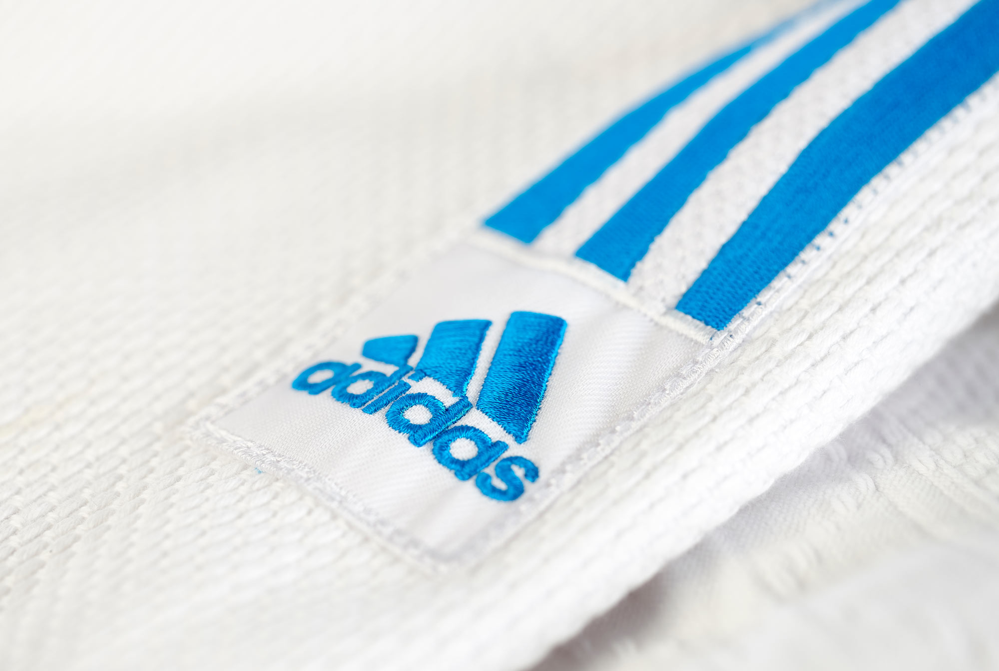 adidas Judo-Anzug Contest weiß/blaue Streifen, J650