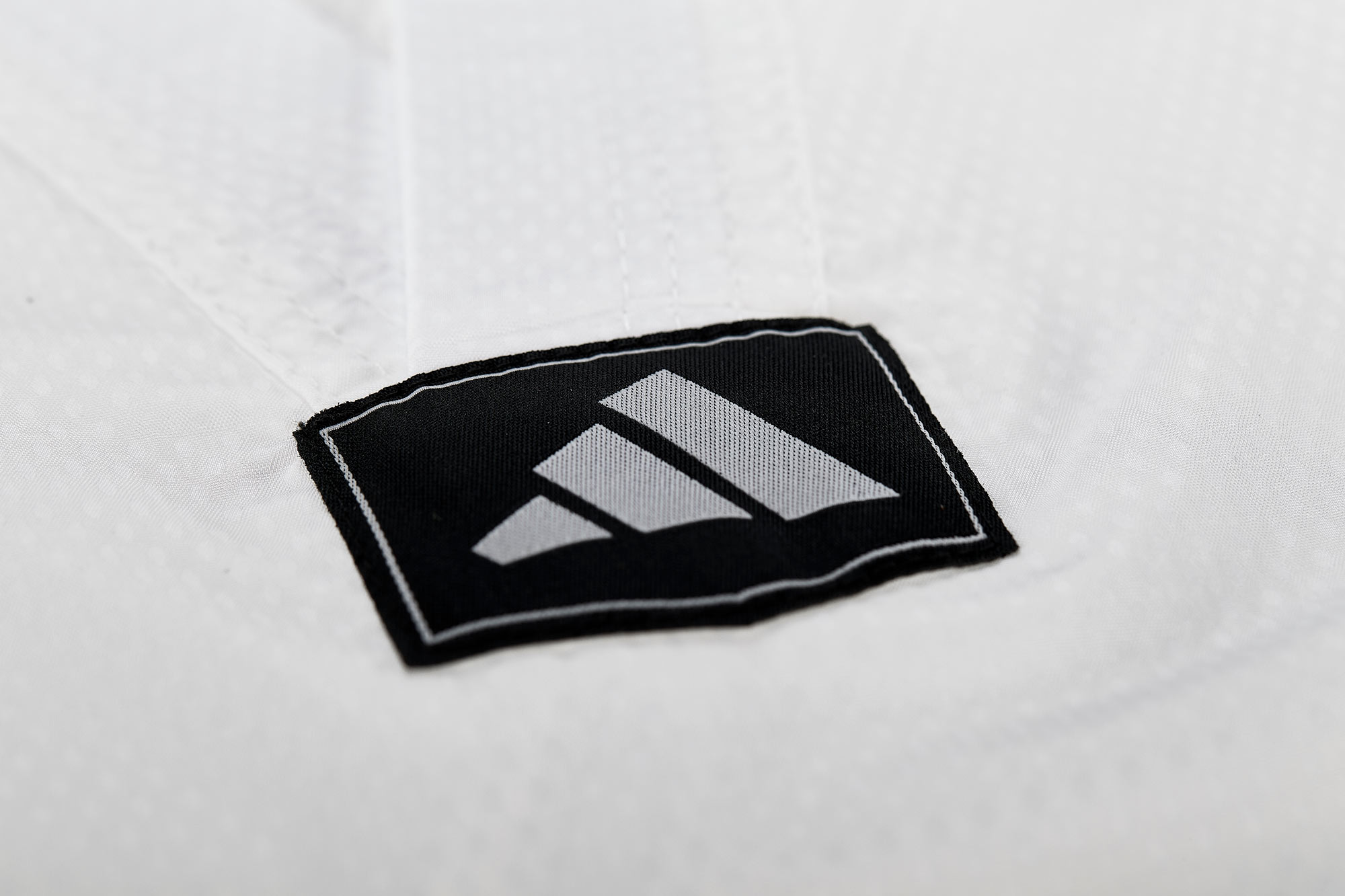 adidas Taekwondoanzug, adi Fighter Eco mit Streifen, weißes Revers