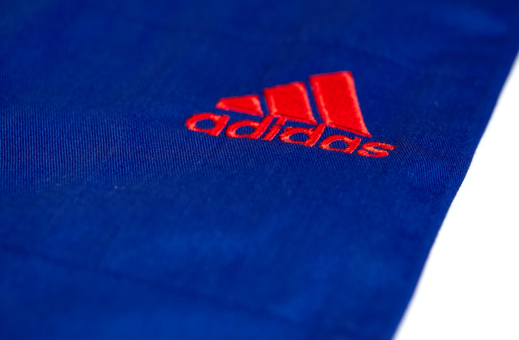 adidas Judoanzug CHAMPION II IJF, blau/rotes Logo, JIJF